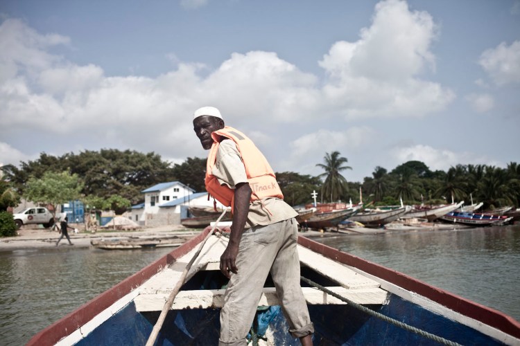JINACK_PIROGUE_MAN_BANJUL_MG_0212