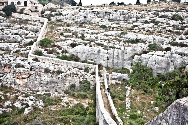 Walking along the Victoria Lines, Malta © Helen Jones-Florio
