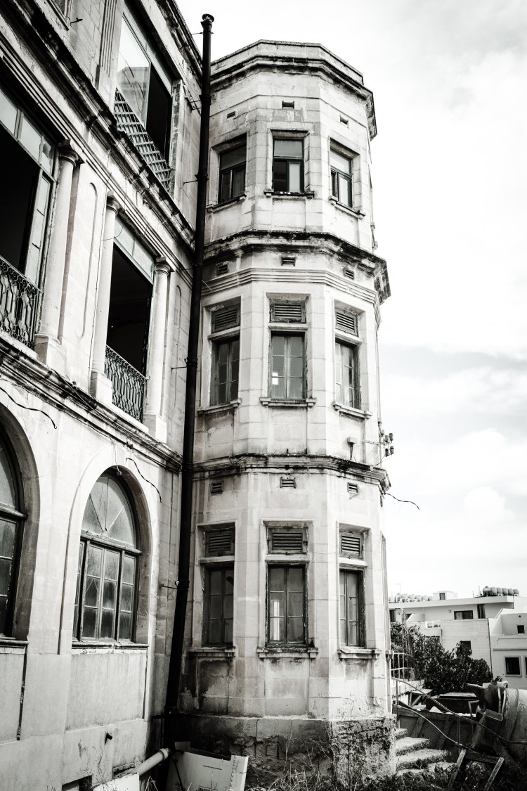 Entrance to 'Savoy' house, Savoy Hill, Gzira, Malta ©Helen Jones-Florio 