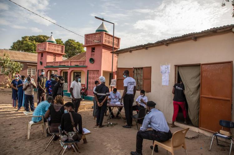 Gambia Elections 2021 -Gambians line up to vote at the polling station. Image © Jason Florio